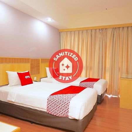 Oyo 89866 Houz Inn Bintulu Kültér fotó