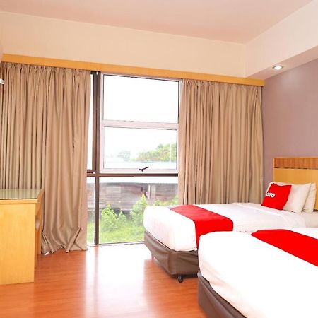 Oyo 89866 Houz Inn Bintulu Kültér fotó