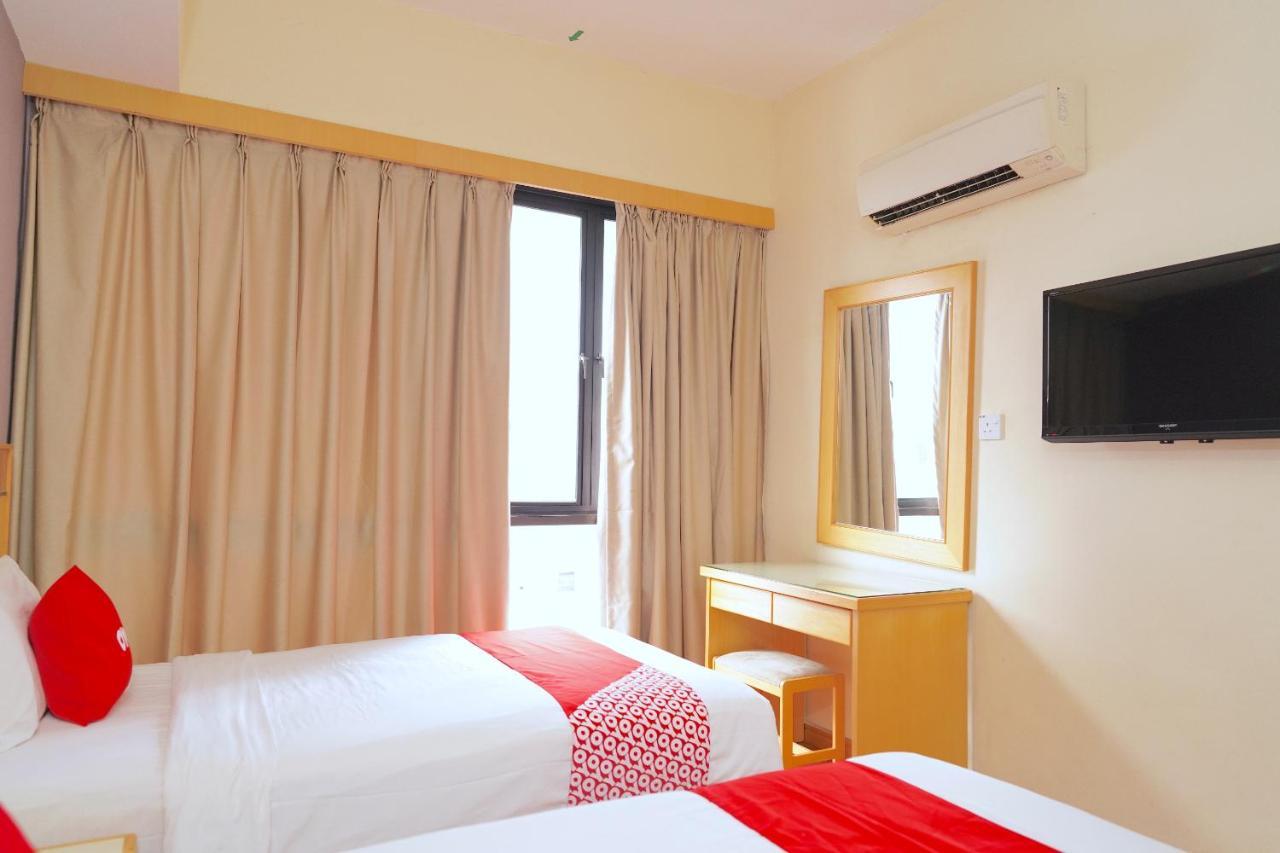 Oyo 89866 Houz Inn Bintulu Kültér fotó