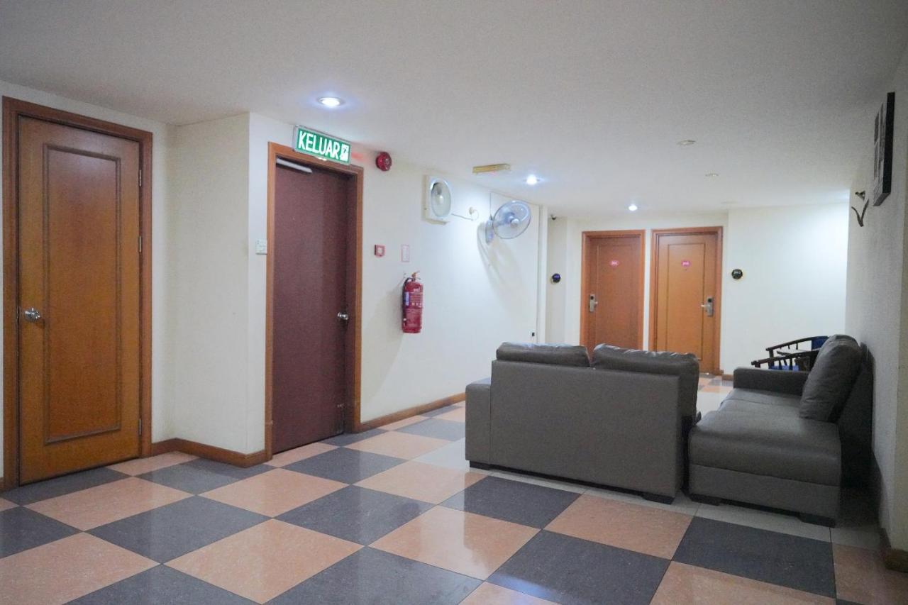 Oyo 89866 Houz Inn Bintulu Kültér fotó