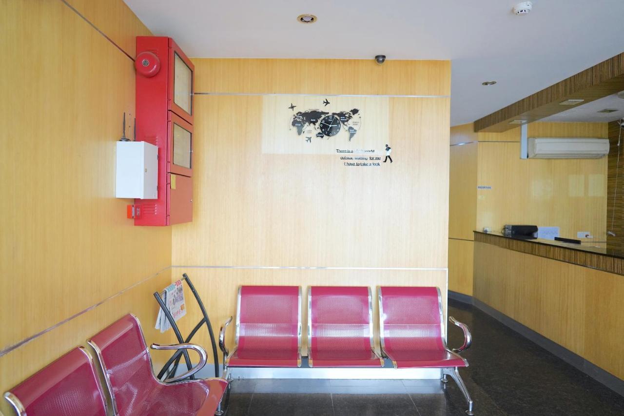 Oyo 89866 Houz Inn Bintulu Kültér fotó